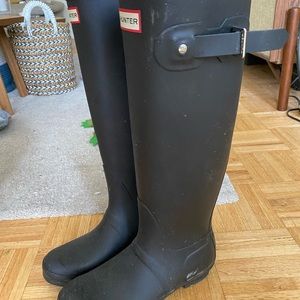 Tall hunter boots